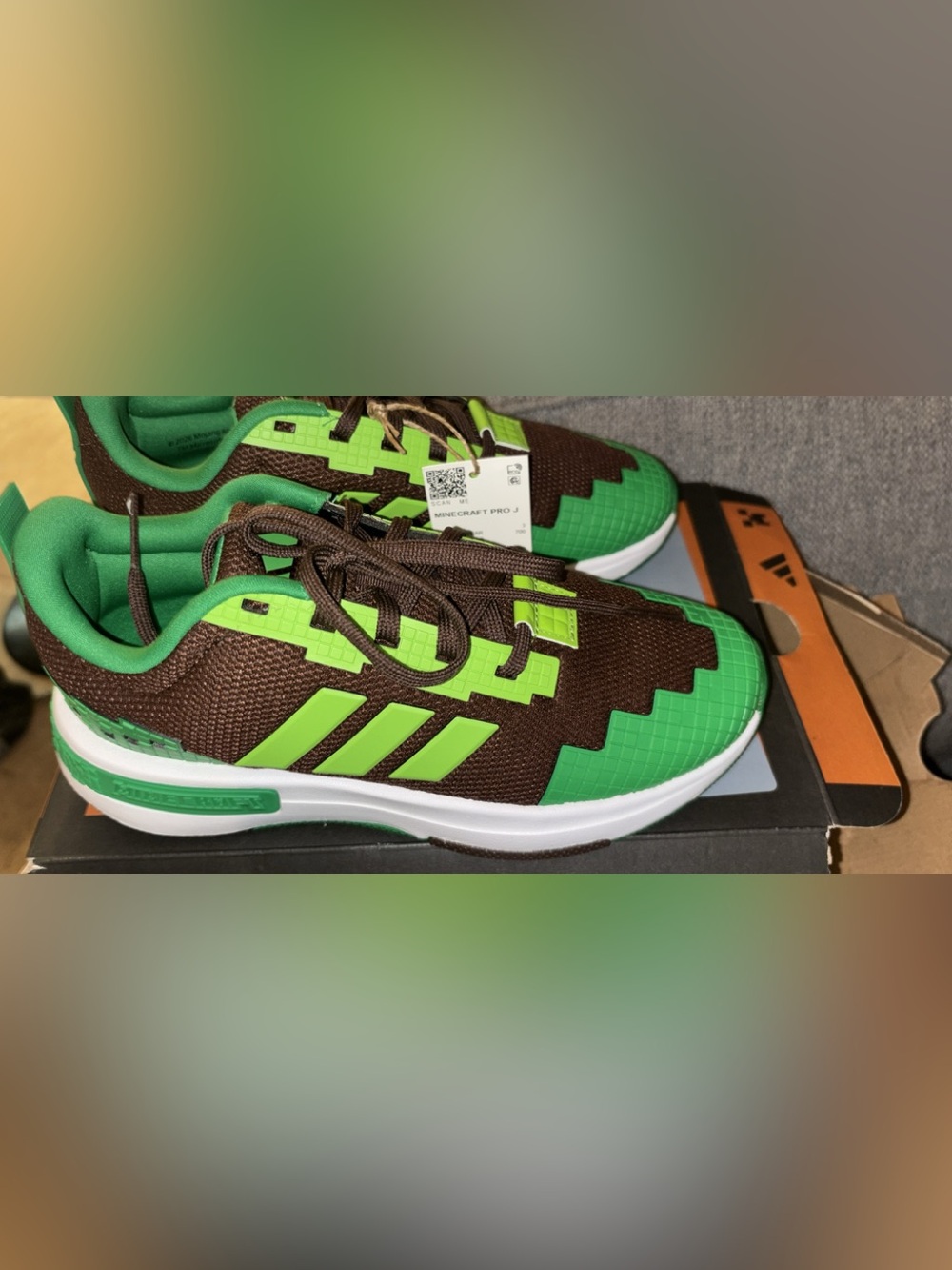 Minecraft Kids' Brown and Bright Green Athletic Shoes